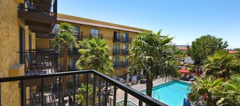Oxnard Inn Lancaster