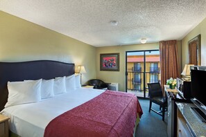 أغطية فراش متميزة ومكتب ومساحة عمل للكمبيوتر المحمول ومكواة/لوح كي