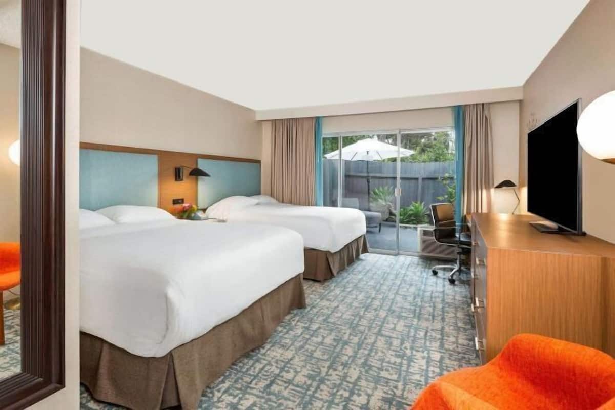 Premium bedding, in-room safe, desk, blackout curtains