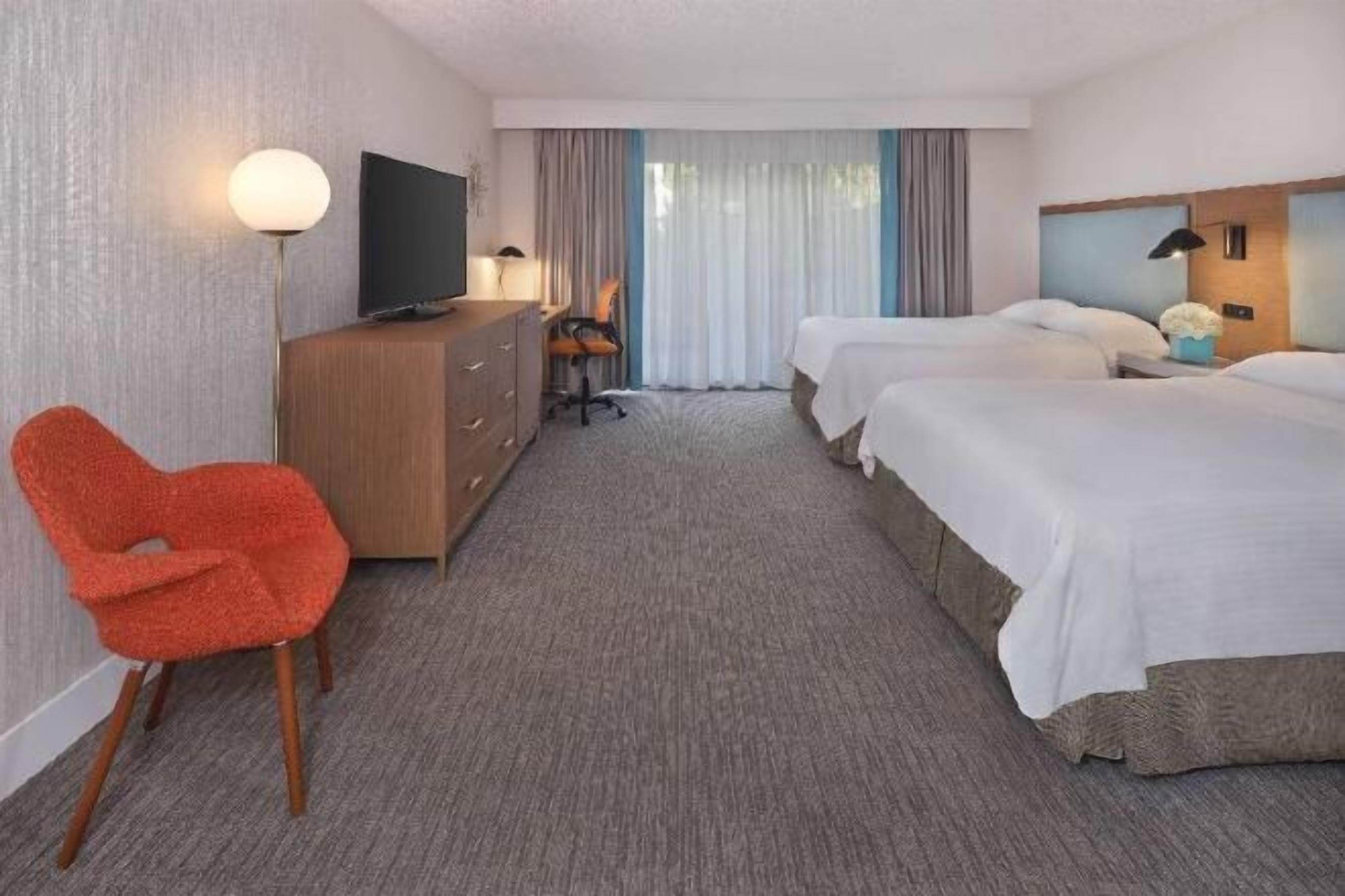 Premium bedding, in-room safe, desk, blackout drapes