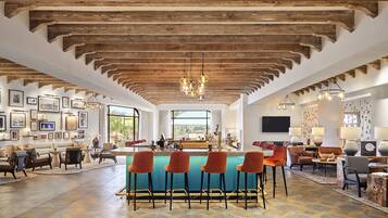 2 bars/lounges, poolside bar