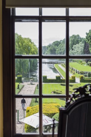 Tallelokero huoneessa, työpöytä, silitysrauta/-lauta, ilmainen Wi-Fi