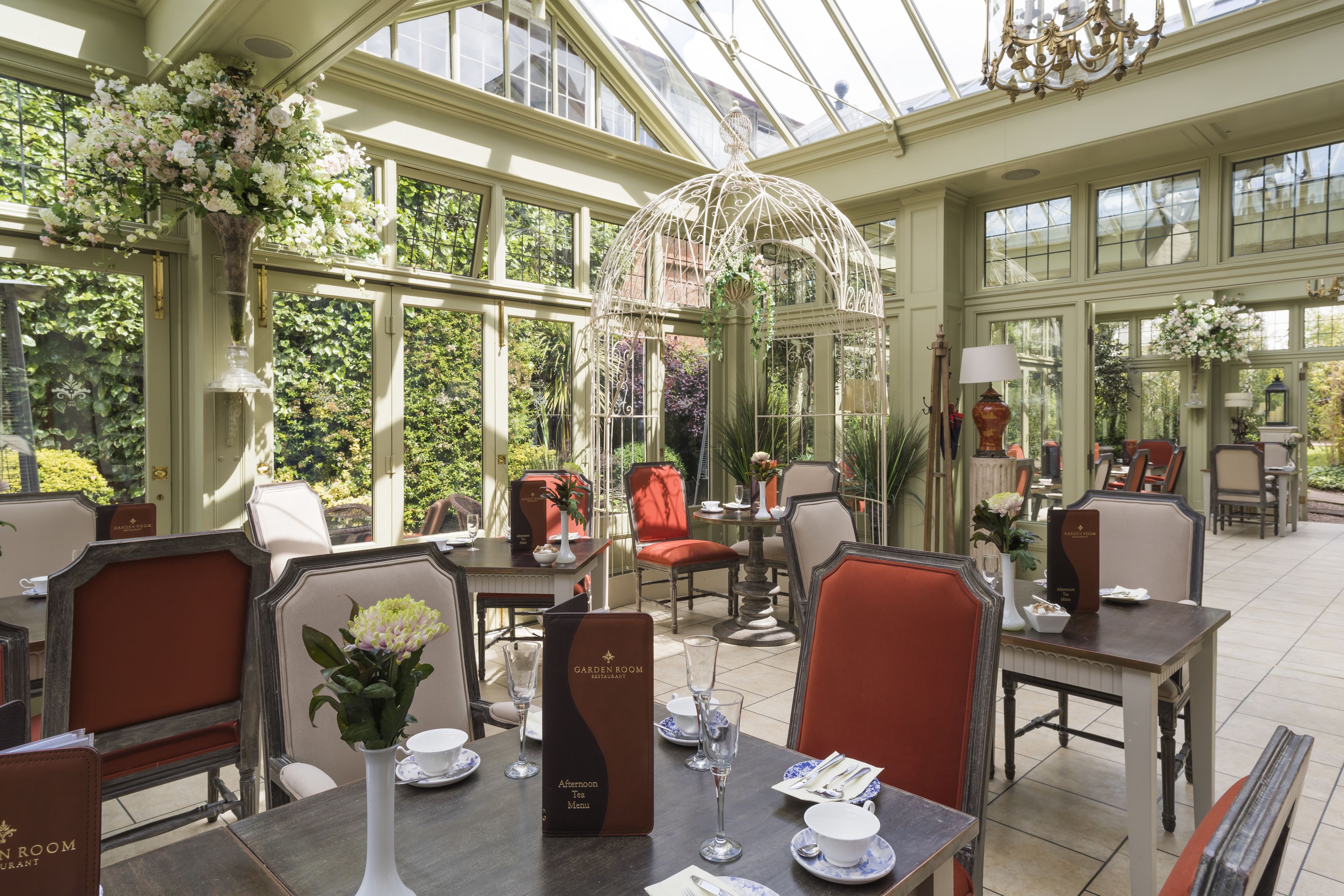 lunch and dinner served