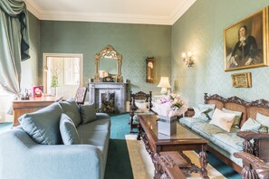 In-room safe, desk, iron/ironing board, free WiFi