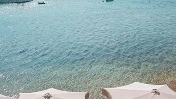 Private beach, sun-loungers, beach umbrellas, beach towels