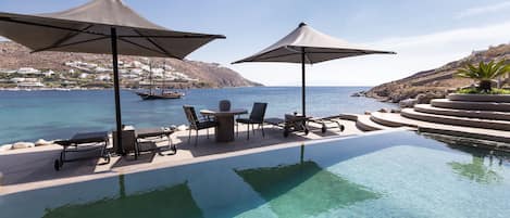 Villa Hideaway with Infinity Private Pool (2 Bedrooms) | 1 bedroom, premium bedding, minibar, in-room safe