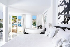 Deluxe Suite Sea View  | Premium bedding, minibar, in-room safe, individually decorated