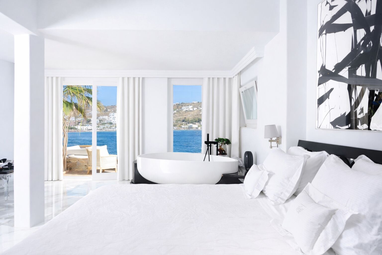 Deluxe Suite Sea View  | Premium bedding, minibar, in-room safe, individually decorated