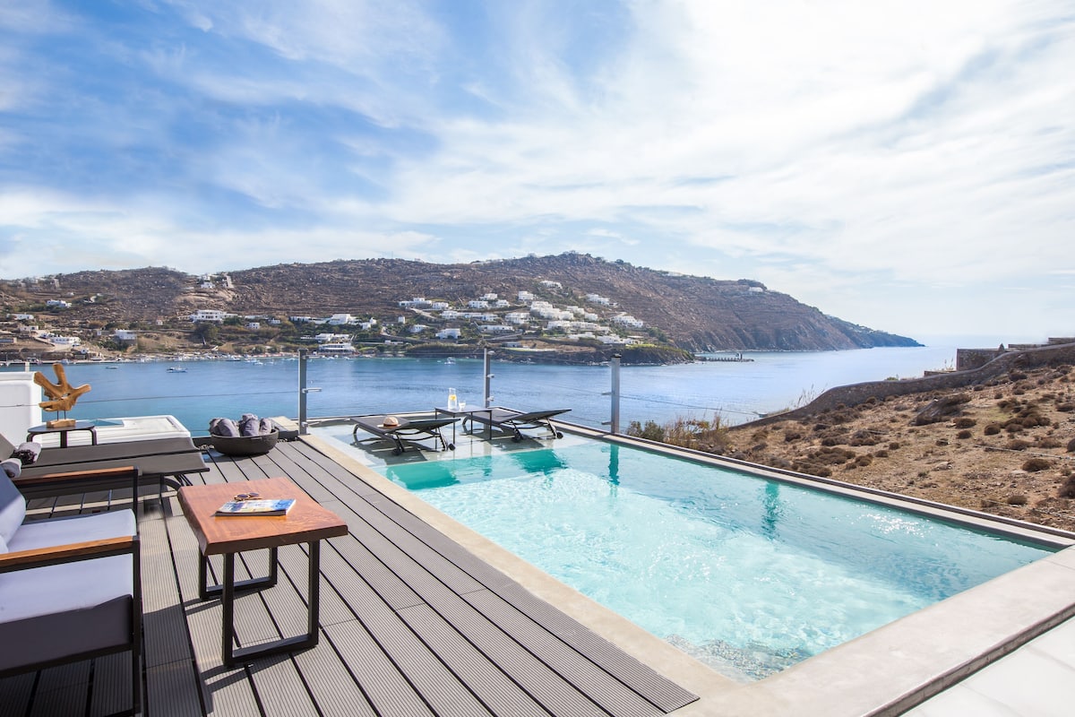 Villa, 1 Bedroom (Infinity Pool) | 1 bedroom, premium bedding, minibar, in-room safe