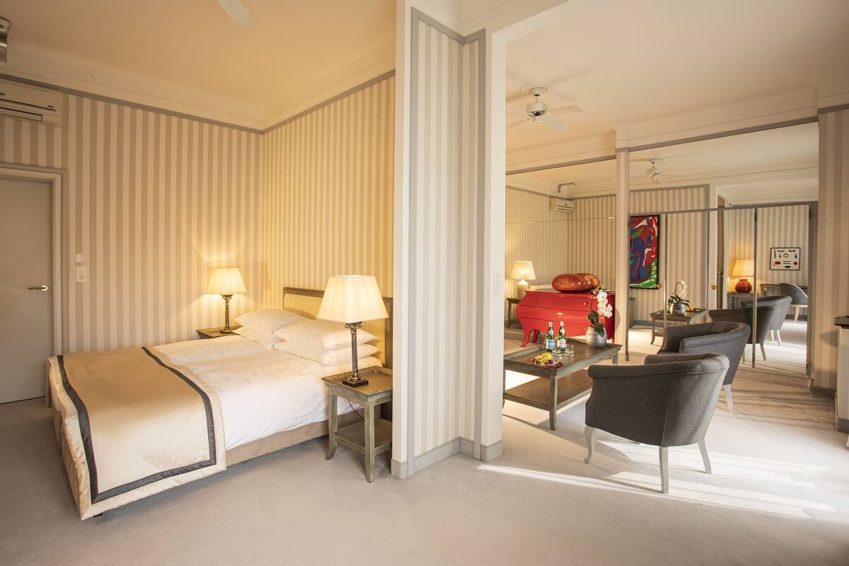 junior suite executive | 1 bedroom, premium bedding, down duvets, minibar