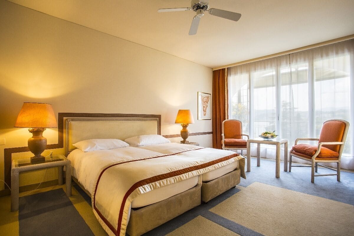 Ropa de cama de alta calidad, edredón y minibar