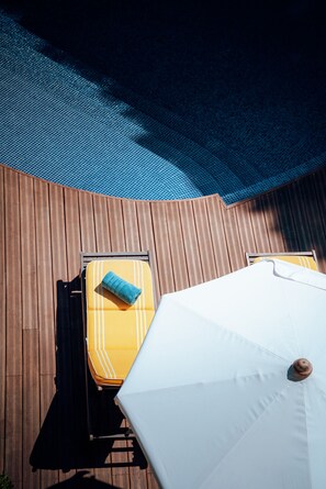 Outdoor pool, open 8:30 AM to 7:30 PM, pool umbrellas, sun loungers - Ermitage de l'Oasis & Spa - Cannes Mandelieu (Mandelieu-La-Napoule)