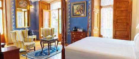 Premium bedding, down comforters, in-room safe, individually decorated