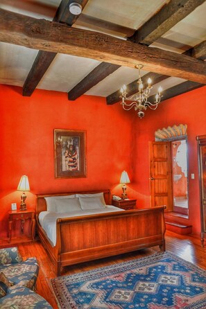 Royal-Studiosuite, 1 King-Bett | Hochwertige Bettwaren, Daunenbettdecken, Zimmersafe