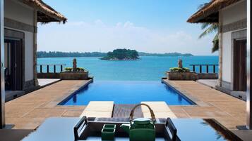 ヴィラ 1 ベッドルーム プライベートプール オーシャンビュー (Infinity Pool Villa) | ビーチ / オーシャン ビュー