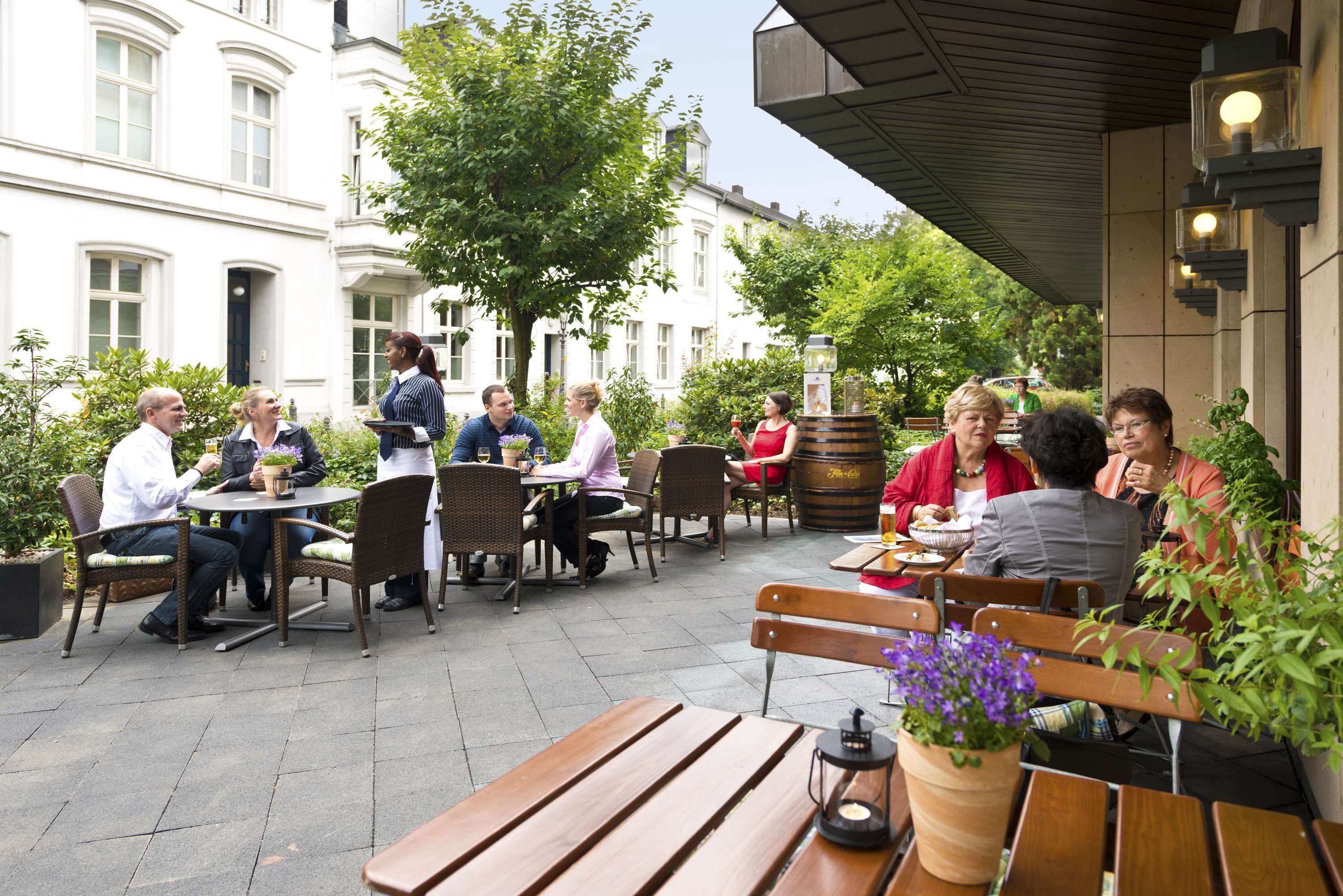 breakfast, lunch, dinner served; international cuisine