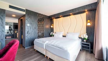 1 bedroom, hypo-allergenic bedding, minibar, in-room safe