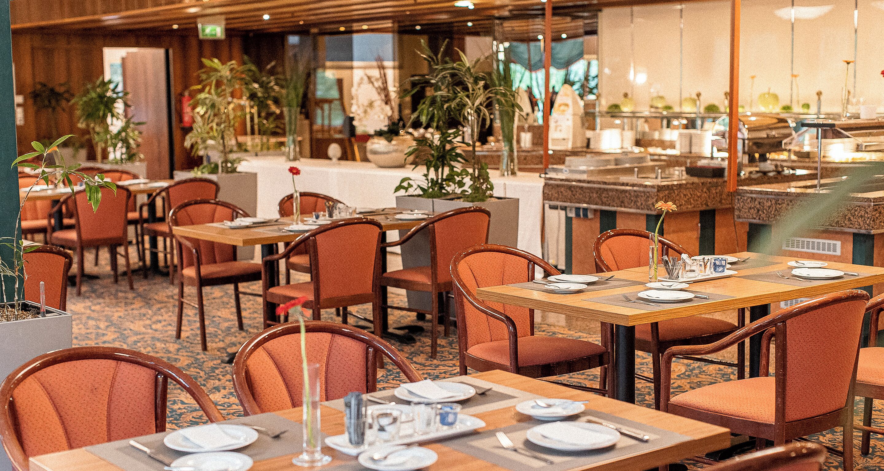 Daily buffet breakfast (EUR 17 per person)