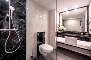 Free toiletries, hair dryer, towels - PLAZA Hotel Gelsenkirchen (Gelsenkirchen)
