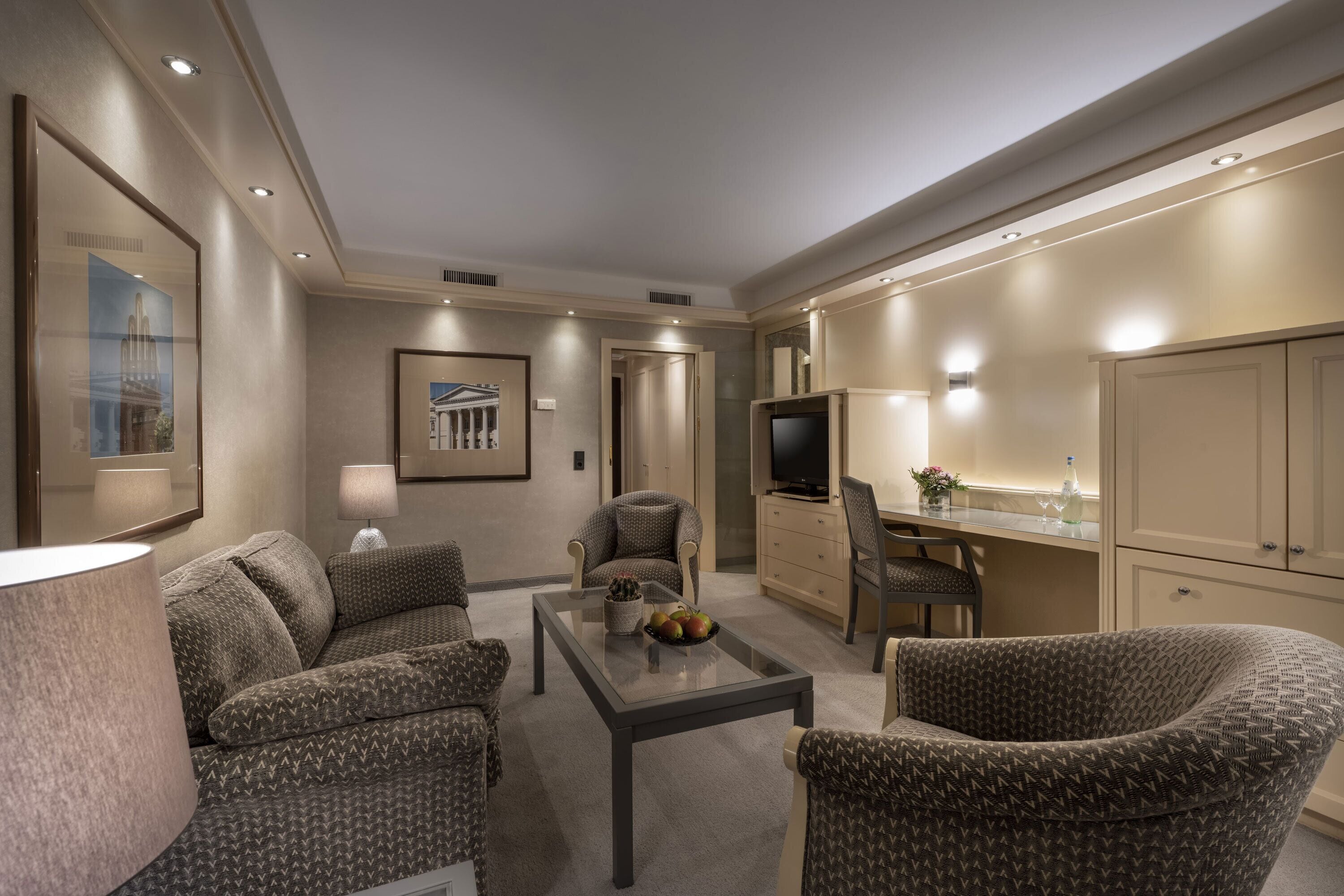 Suite (Double Use) | Living area
