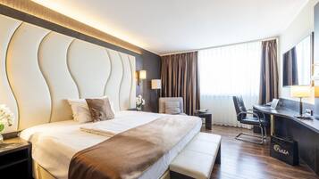 Allergikerbettwaren, Minibar, Zimmersafe, individuell eingerichtet