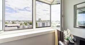 Comfort Double Room | View from room - PLAZA Premium Darmstadt (Darmstadt)
