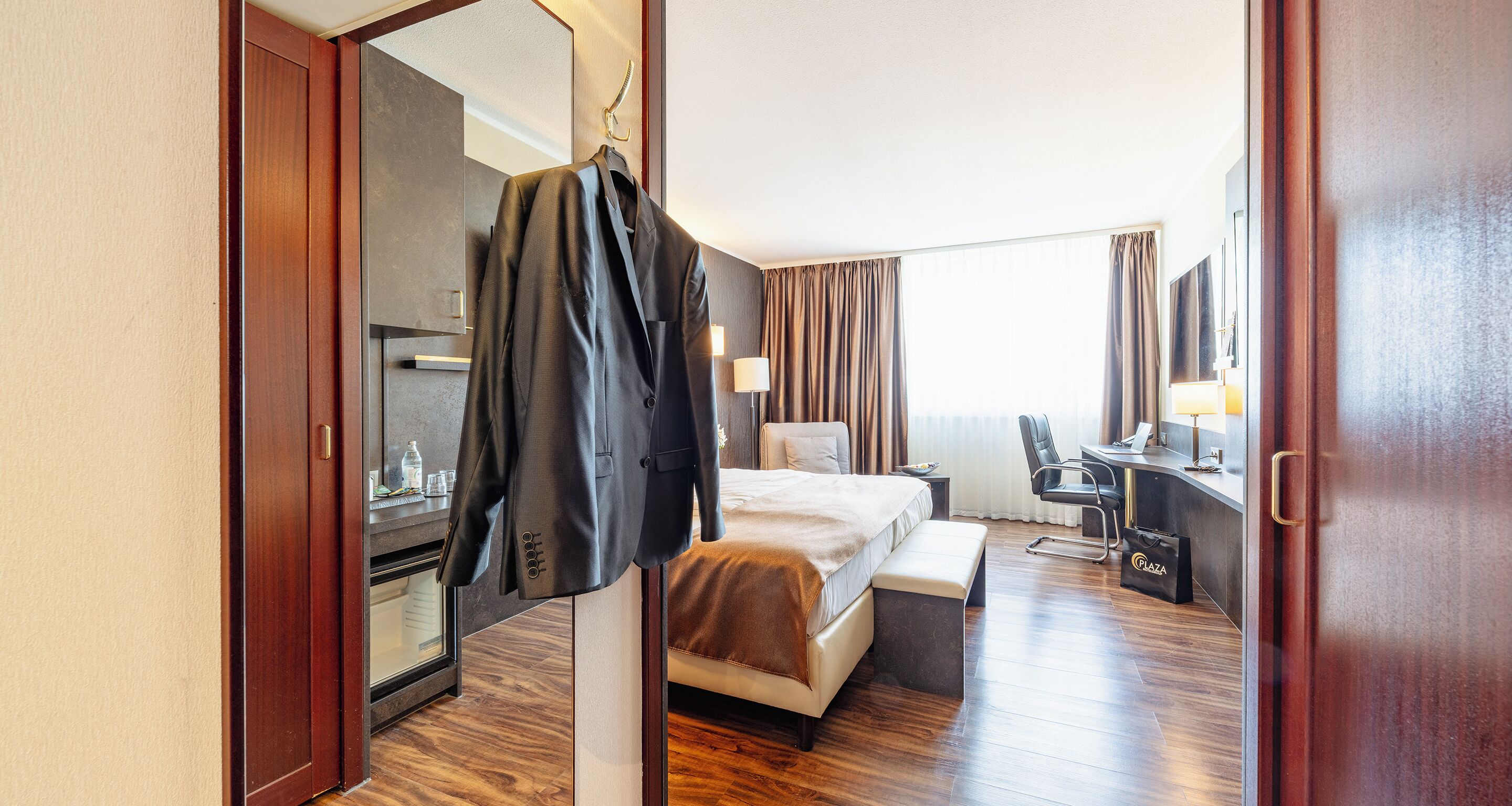 Ropa de cama hipoalergénica y minibar 