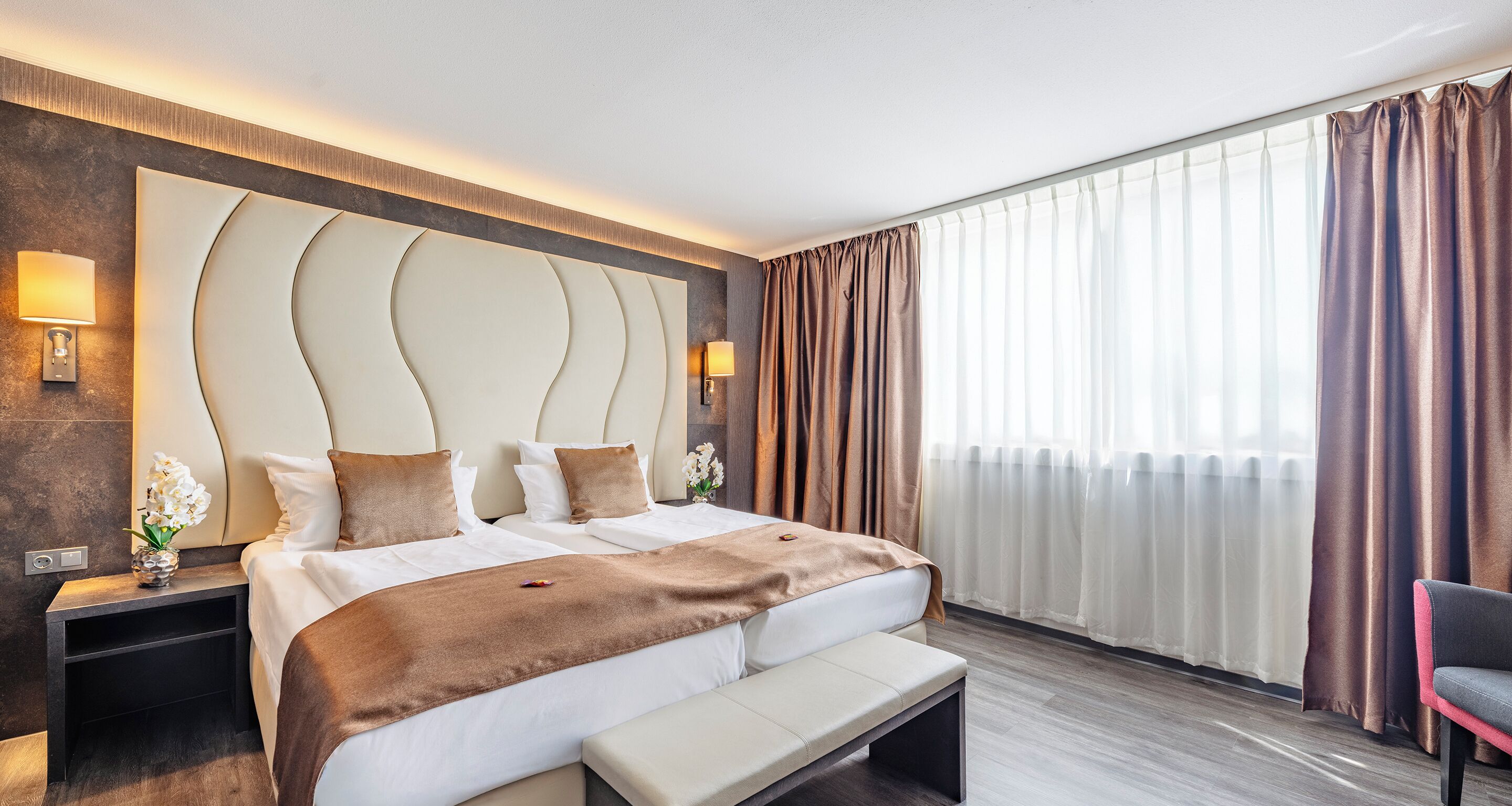 Suite | Allergikerbettwaren, Minibar, Zimmersafe, individuell eingerichtet