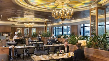 2 Restaurants; Frühstück, Mittagessen und Abendessen werden serviert