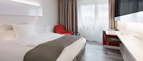 Comfort Double or Twin Room | Hypo-allergenic bedding, free minibar items, in-room safe, desk