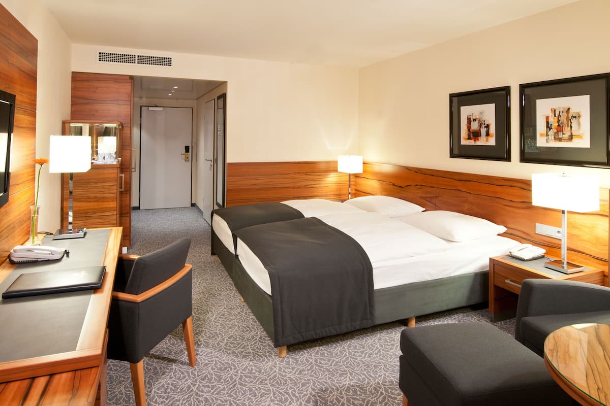 1 bedroom, hypo-allergenic bedding, down duvets, in-room safe
