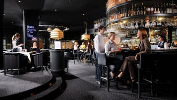 Piano bar