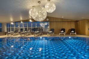 Indendørs pool