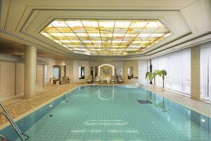 Una piscina techada