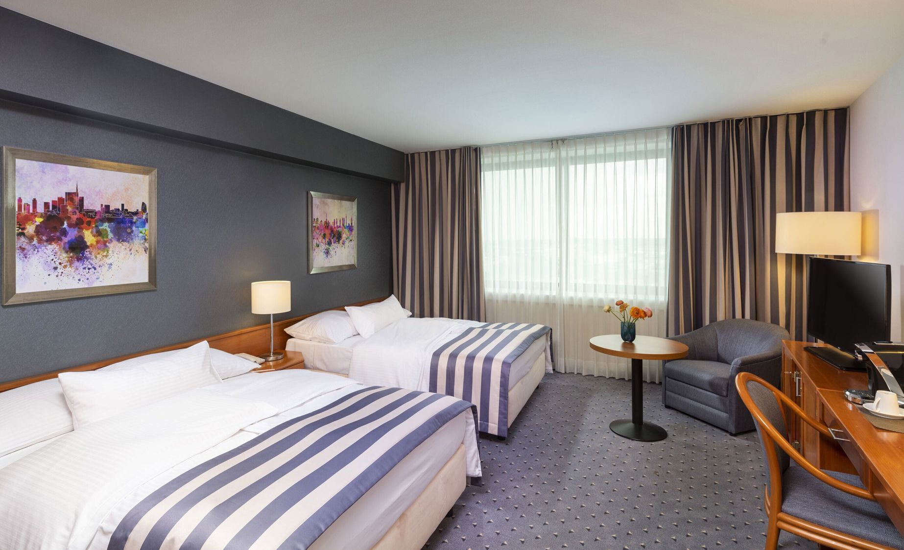 Hypo-allergenic bedding, minibar, in-room safe, desk