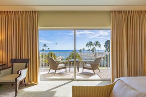Ocean View Lanai | Premium bedding, in-room safe, desk, laptop workspace