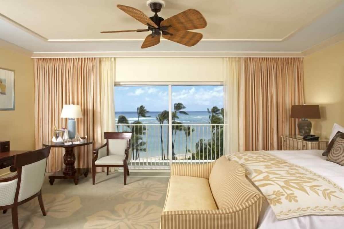 1 bedroom, premium bedding, in-room safe, desk