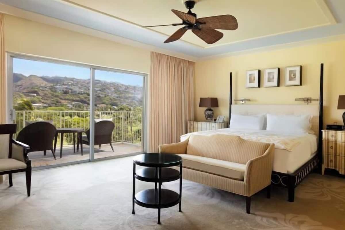 1 bedroom, premium bedding, in-room safe, desk