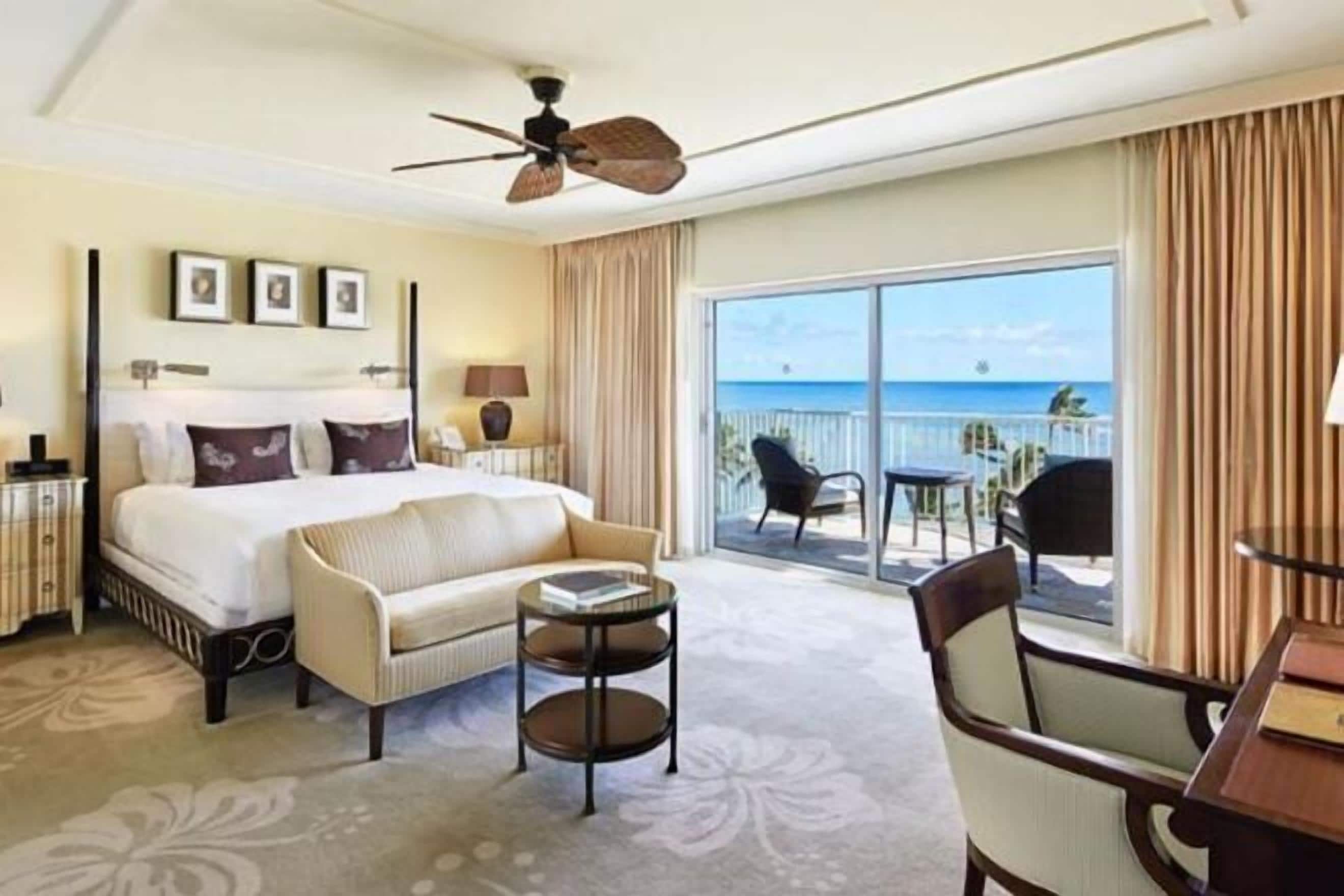 Hochwertige Bettwaren, Zimmersafe, Schreibtisch