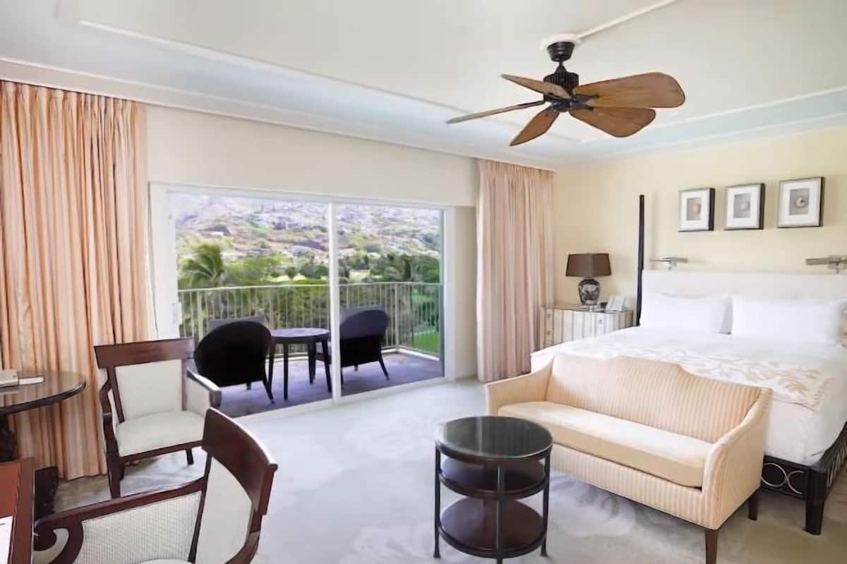 1 bedroom, premium bedding, in-room safe, desk