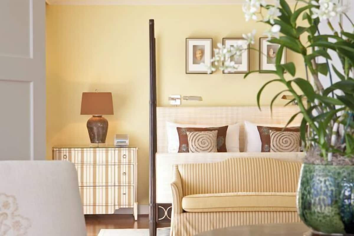 Living area | 42-inch LCD TV with cable channels, TV, iPod dock