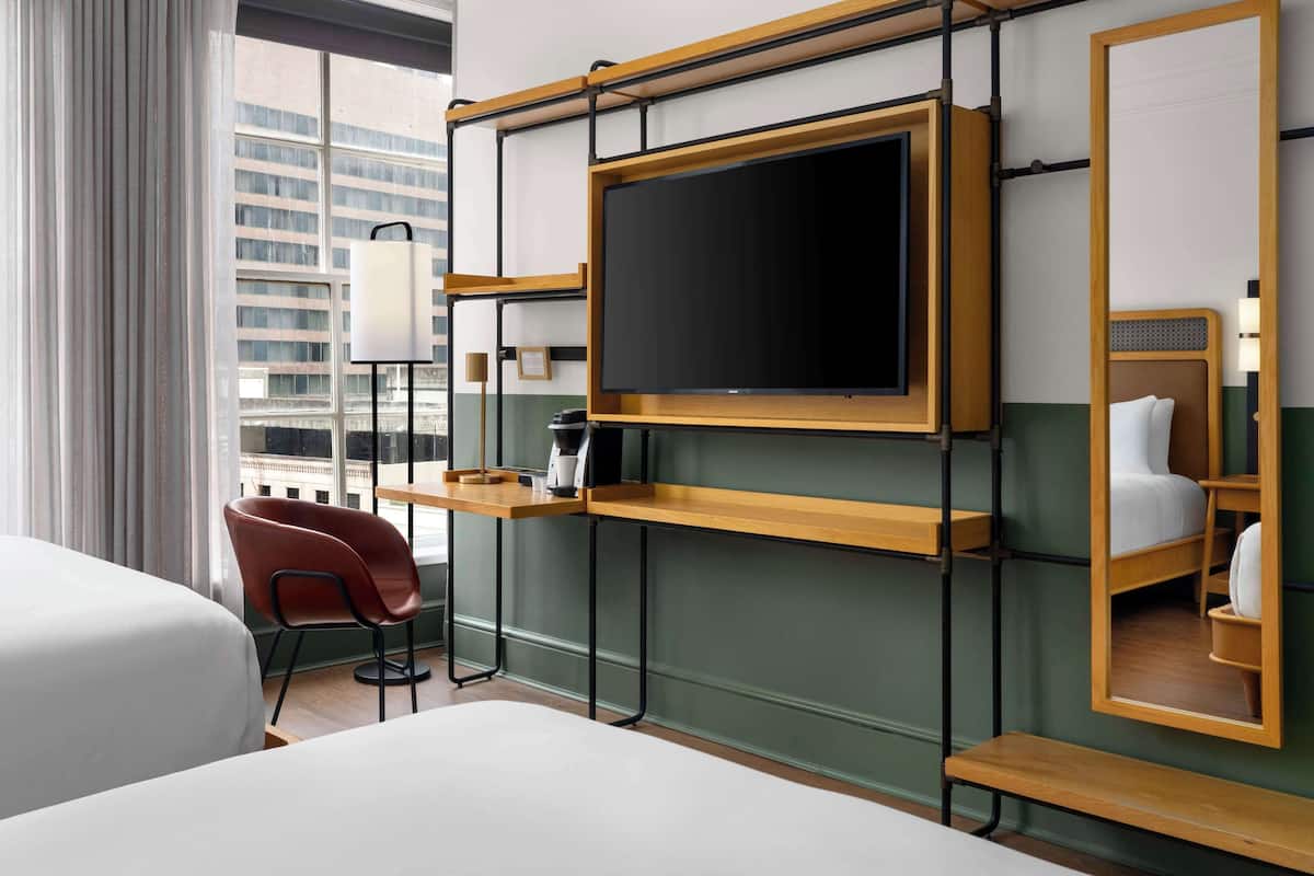 Premium bedding, in-room safe, desk, laptop workspace