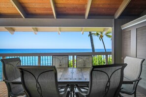 Loftsværelse - 2 soveværelser - 2 badeværelser - ved havet | Terrasse/gårdhave