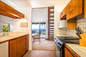 Condo, 2 Bedrooms, Ocean View (Loft) | Private kitchen