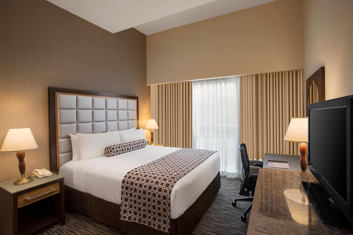1 bedroom, premium bedding, pillow-top beds, in-room safe