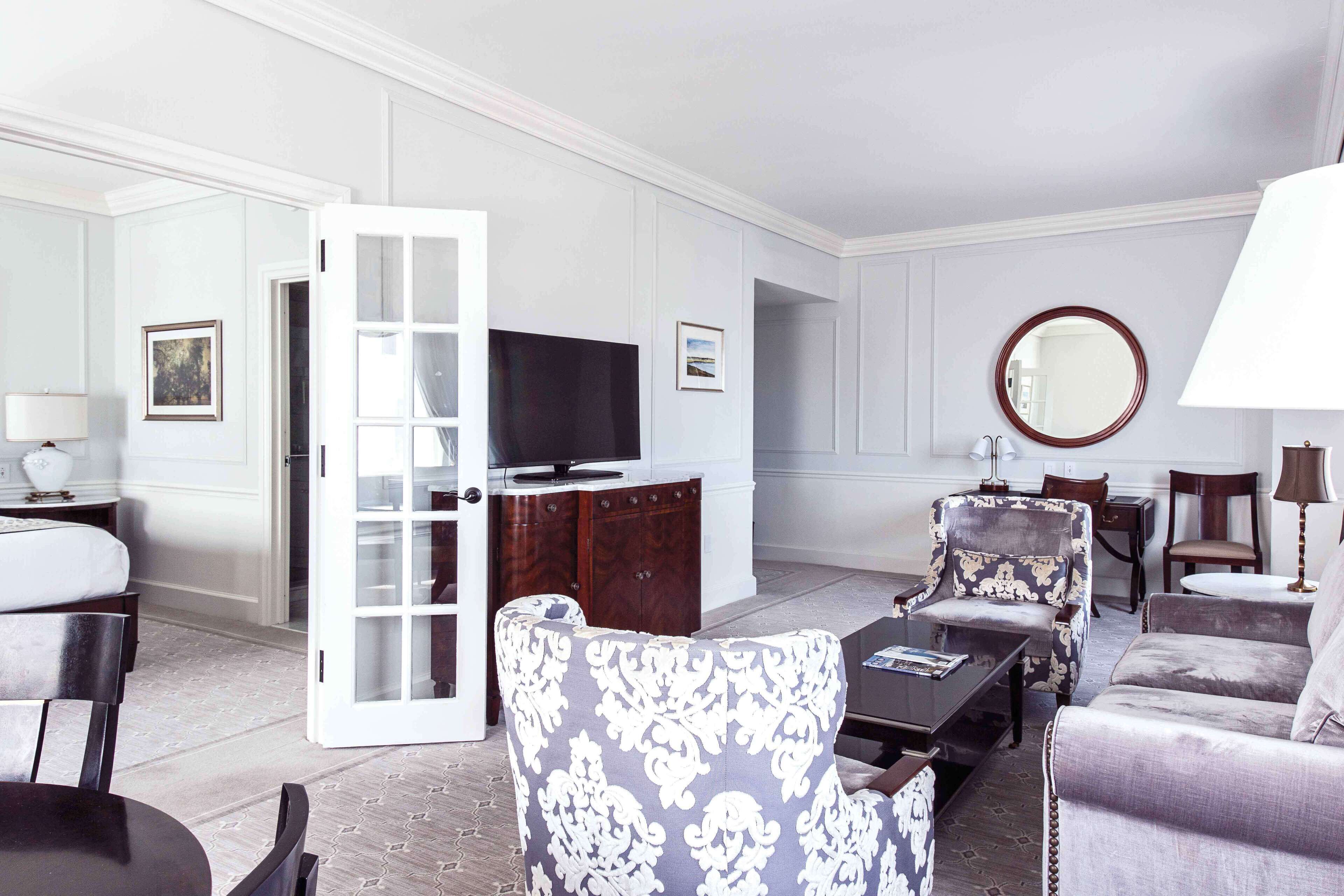 suite, 1 bedroom, corner | 1 bedroom, premium bedding, tempur-pedic beds, in-room safe