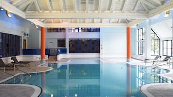 Indendørs pool