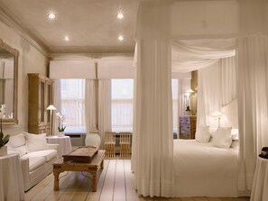 Premium bedding, minibar, in-room safe, individually decorated - Blakes Hotel London (London)