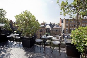 Breakfast, lunch and dinner served - Blakes Hotel London (London)