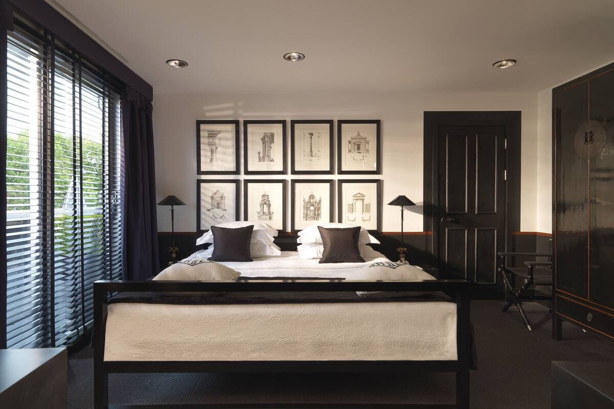 Townhouse Suite | 高級寝具、ミニバー、セーフティボックス (室内)、アイロン / アイロン台